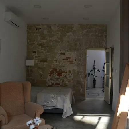 Living Downtown Apartment *